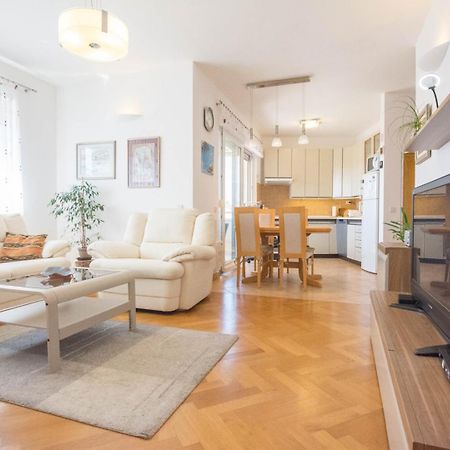 Spacious Apartment On A Great Location -Apartment Kuhta بيوغْغاد نا موغو المظهر الخارجي الصورة