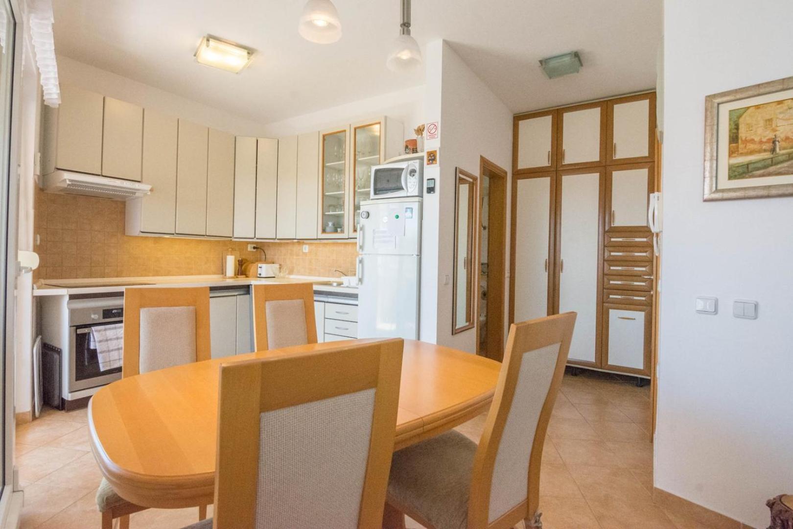 Spacious Apartment On A Great Location -Apartment Kuhta بيوغْغاد نا موغو المظهر الخارجي الصورة