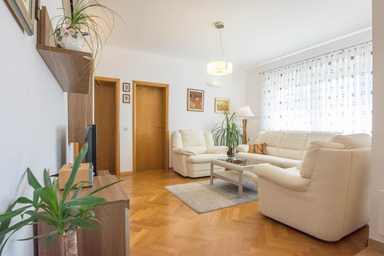 Spacious Apartment On A Great Location -Apartment Kuhta بيوغْغاد نا موغو المظهر الخارجي الصورة