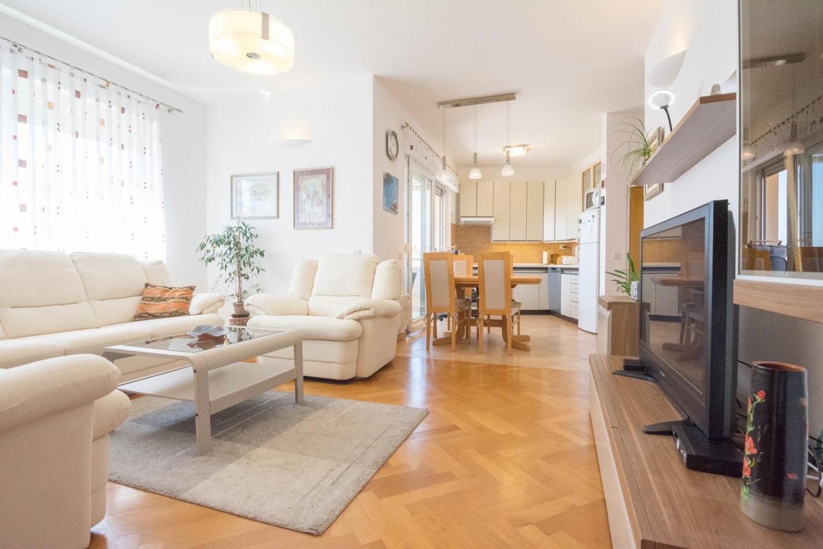 Spacious Apartment On A Great Location -Apartment Kuhta بيوغْغاد نا موغو المظهر الخارجي الصورة